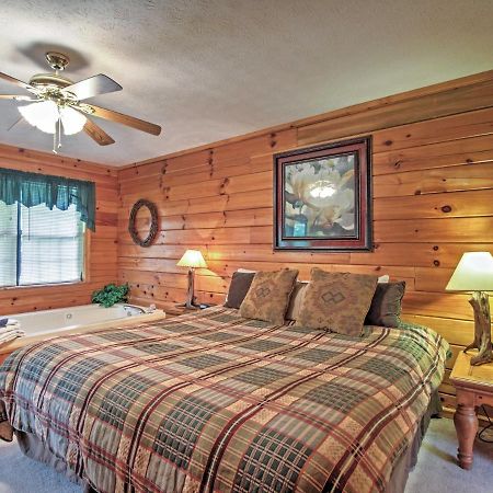 Idyllic Cabin With Hot Tub Less Than 2 Mi To Dollywood! Севьервилл Экстерьер фото