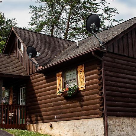 Idyllic Cabin With Hot Tub Less Than 2 Mi To Dollywood! Севьервилл Экстерьер фото