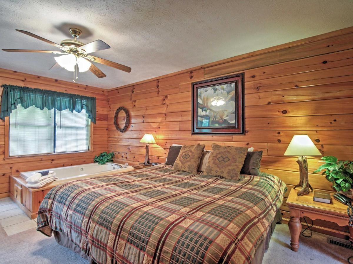 Idyllic Cabin With Hot Tub Less Than 2 Mi To Dollywood! Севьервилл Экстерьер фото