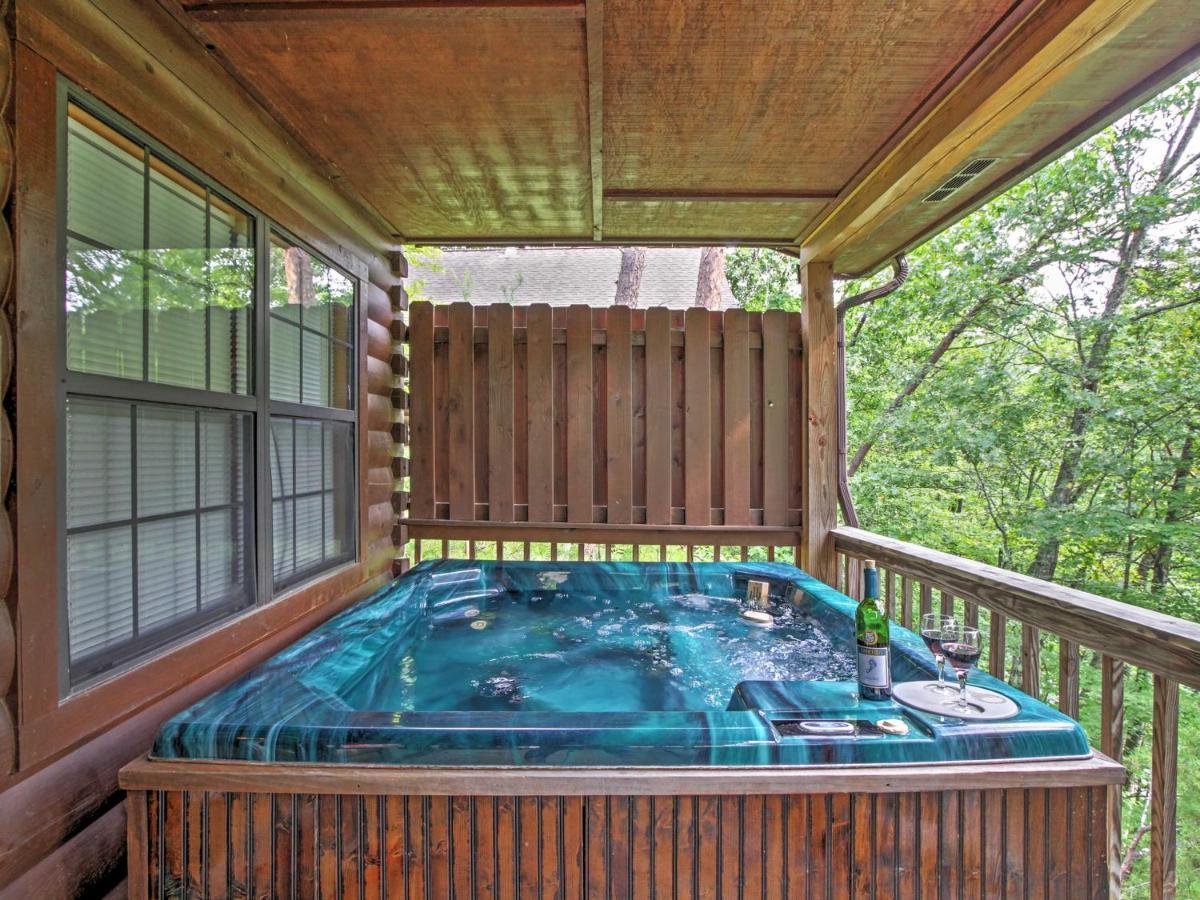 Idyllic Cabin With Hot Tub Less Than 2 Mi To Dollywood! Севьервилл Экстерьер фото