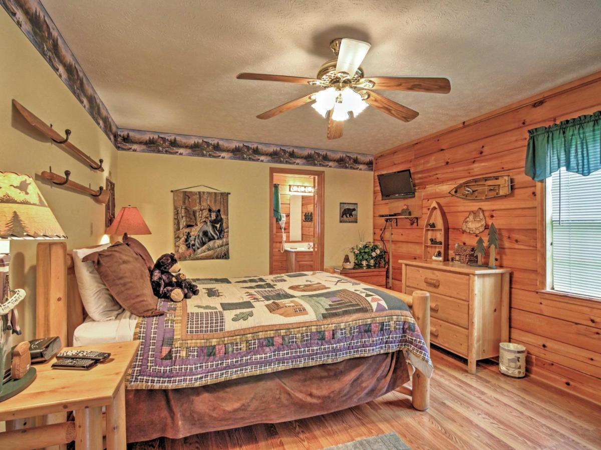 Idyllic Cabin With Hot Tub Less Than 2 Mi To Dollywood! Севьервилл Экстерьер фото