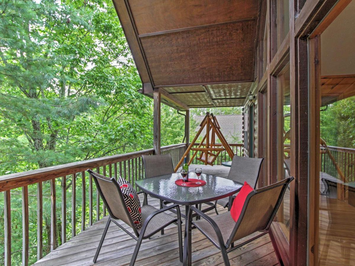 Idyllic Cabin With Hot Tub Less Than 2 Mi To Dollywood! Севьервилл Экстерьер фото