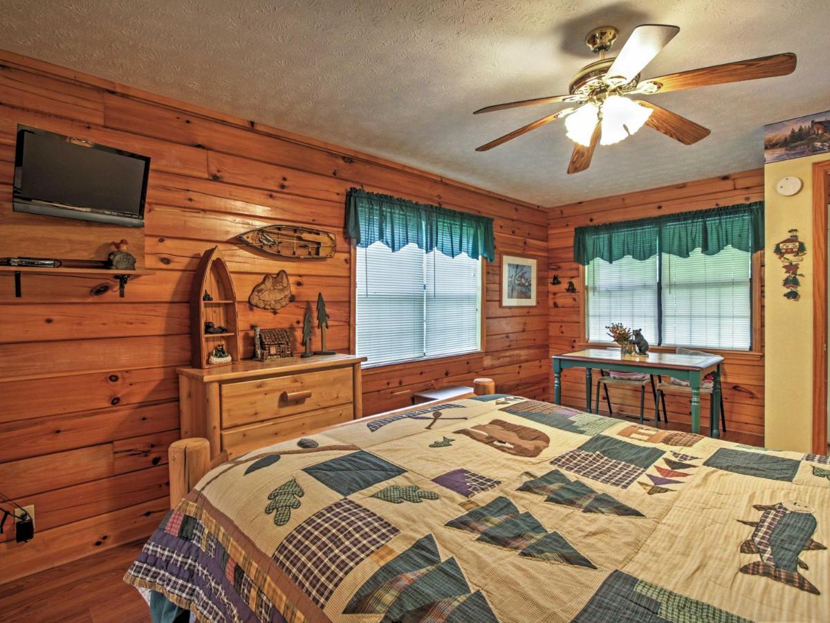 Idyllic Cabin With Hot Tub Less Than 2 Mi To Dollywood! Севьервилл Экстерьер фото