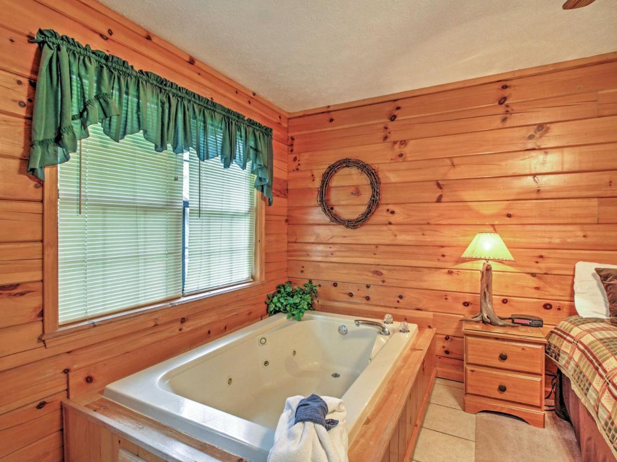 Idyllic Cabin With Hot Tub Less Than 2 Mi To Dollywood! Севьервилл Экстерьер фото